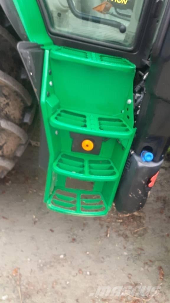 John Deere 6110 R Трактори