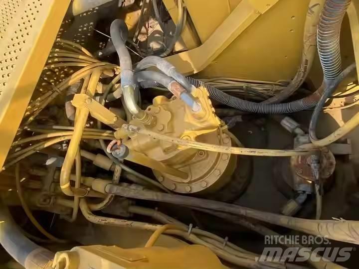 CAT CAT325B Гусеничні екскаватори
