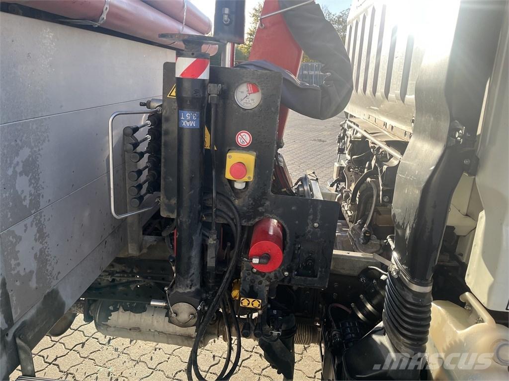 Mitsubishi Canter Вантажівки-платформи/бокове розвантаження