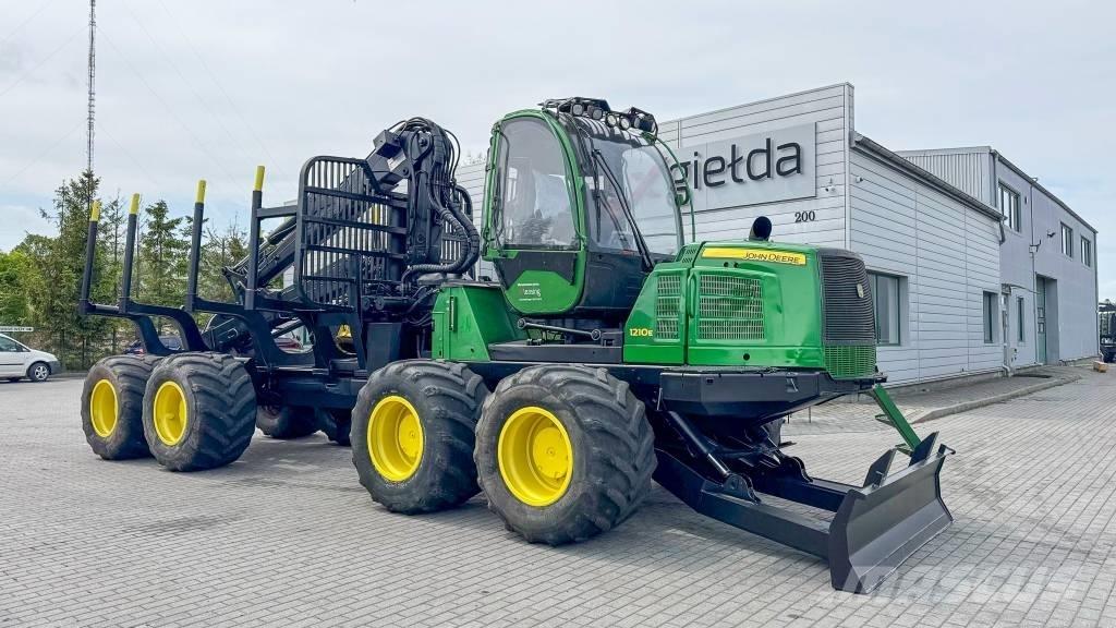 John Deere 1210E Форвардери