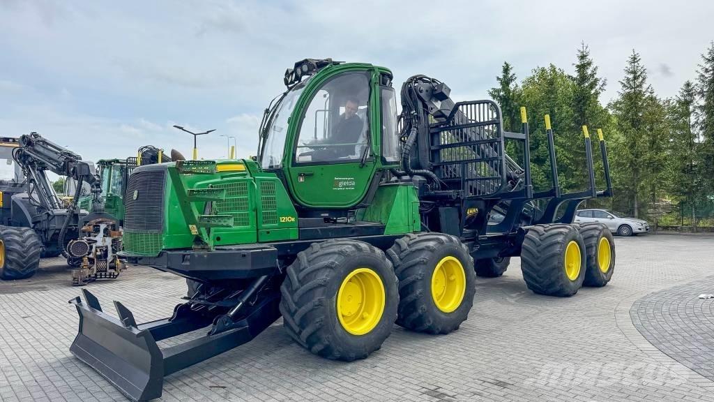 John Deere 1210E Форвардери