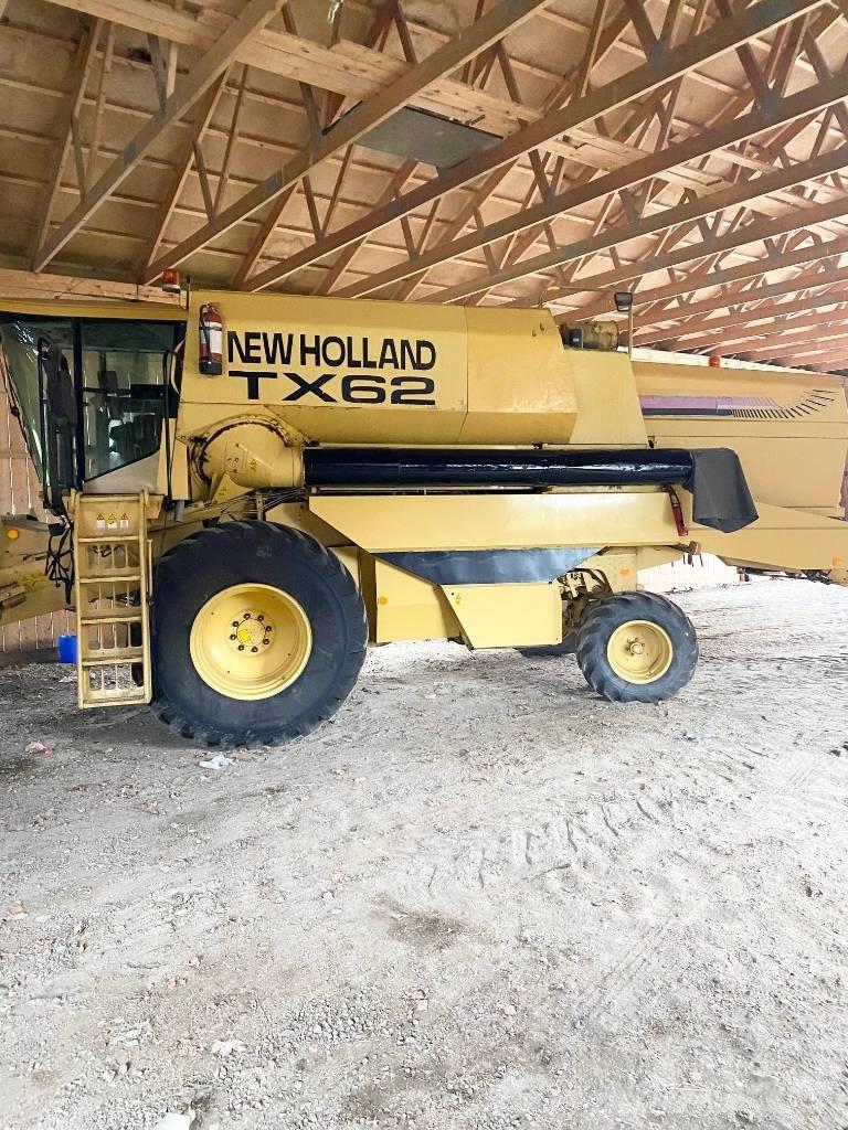 New Holland TX 62 Зернозбиральні комбайни