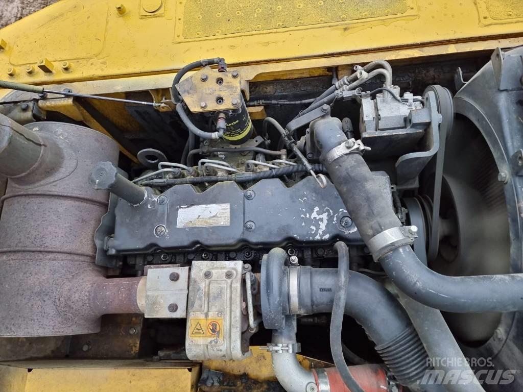 Komatsu PC 210-8 Гусеничні екскаватори