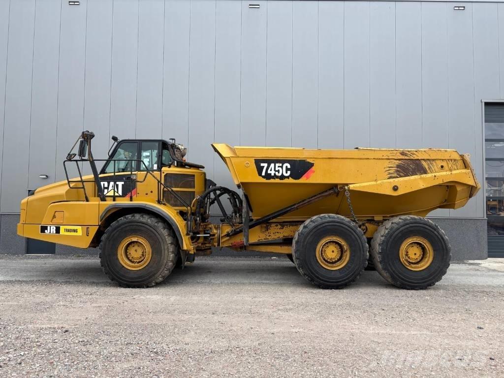 CAT 745 C Зчленовані самоскиди