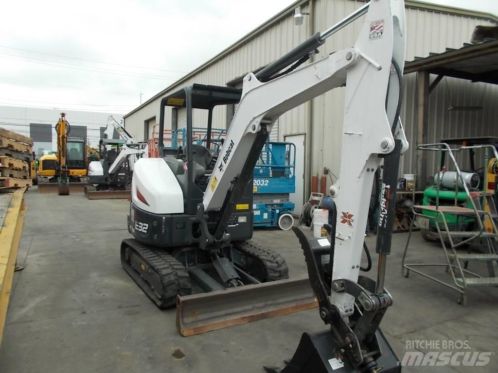 Bobcat E32i Міні-екскаватори < 7т