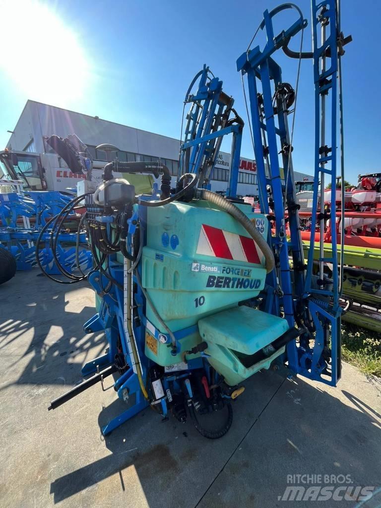 Berthoud Force 1000 Причіпні обприскувачі