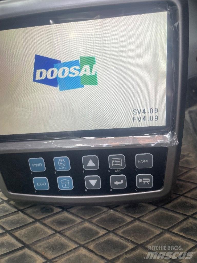 Doosan DX 140 LCR-3 Електроніка