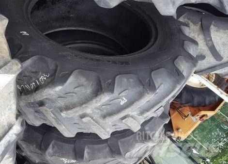  Pneu 13.6R28 Колеса