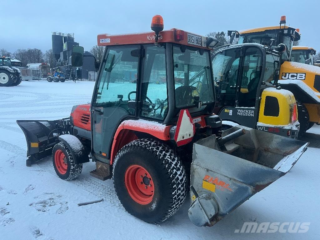 Kubota STV 36 Трактори