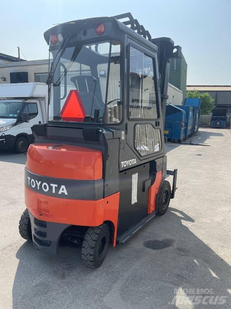 Toyota 7FBMF30 Електронавантажувачі