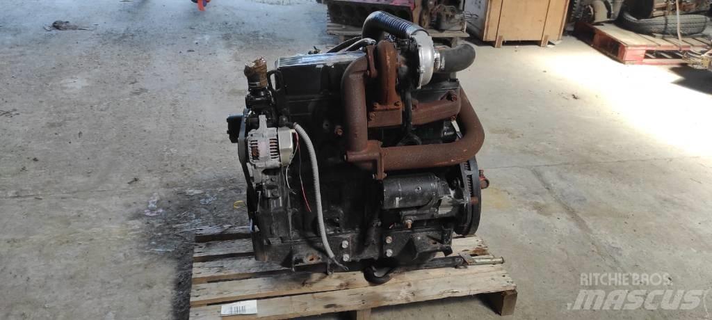 Yanmar 4TNE100 Двигуни