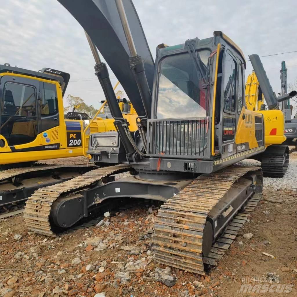 Volvo EC 240 Гусеничні екскаватори