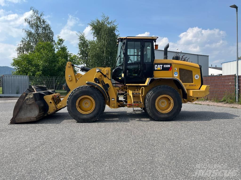 CAT 930M Фронтальні навантажувачі