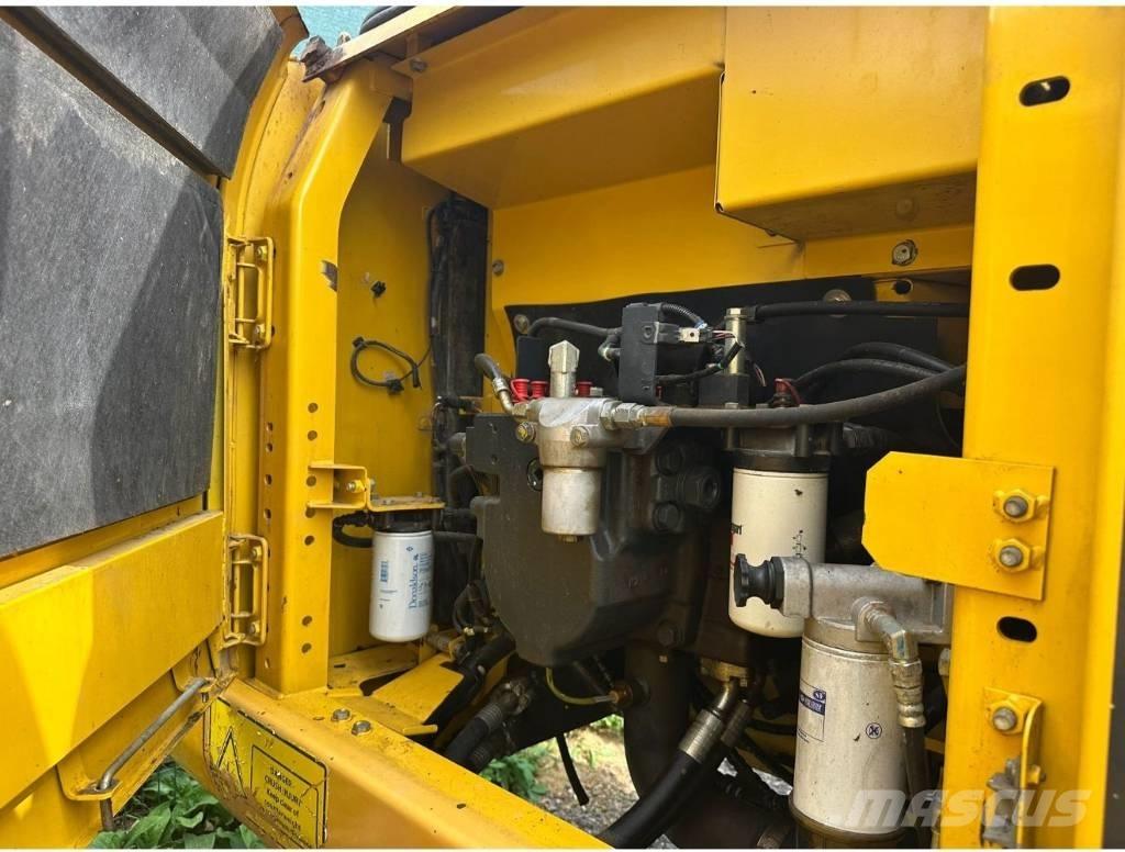 Komatsu PC 210 LC-11 Гусеничні екскаватори
