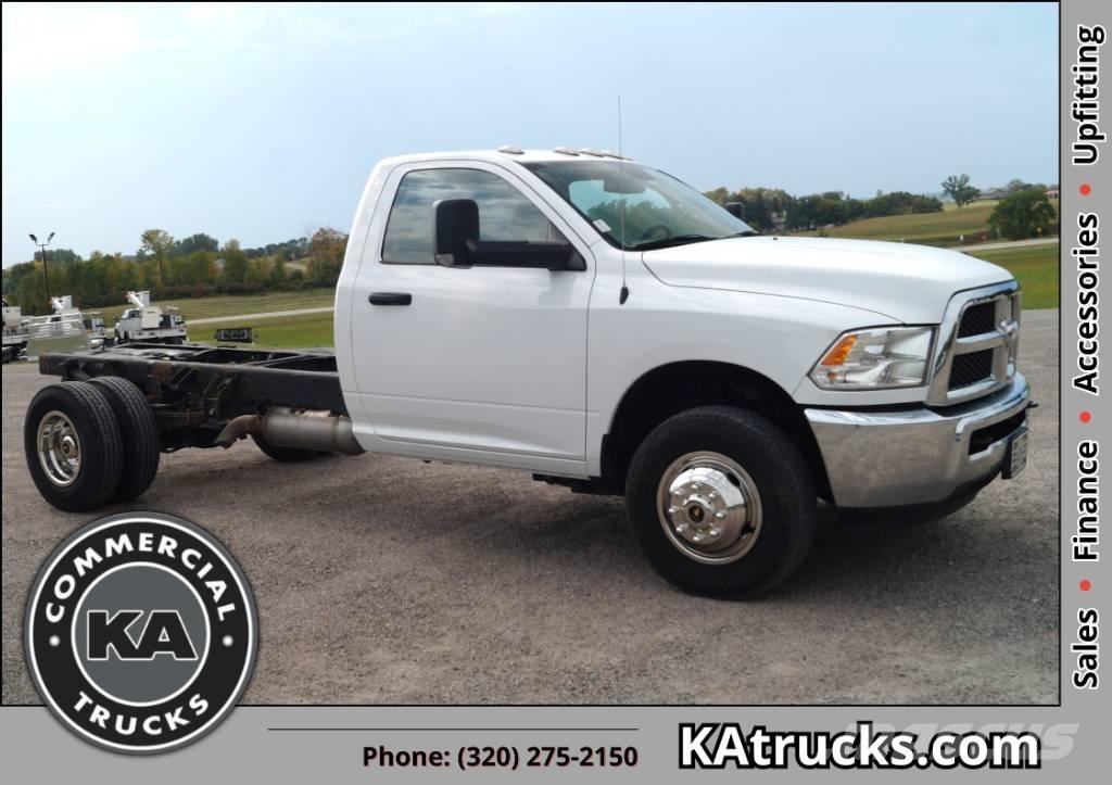 RAM 3500 TRADESMAN Шасі з кабіною