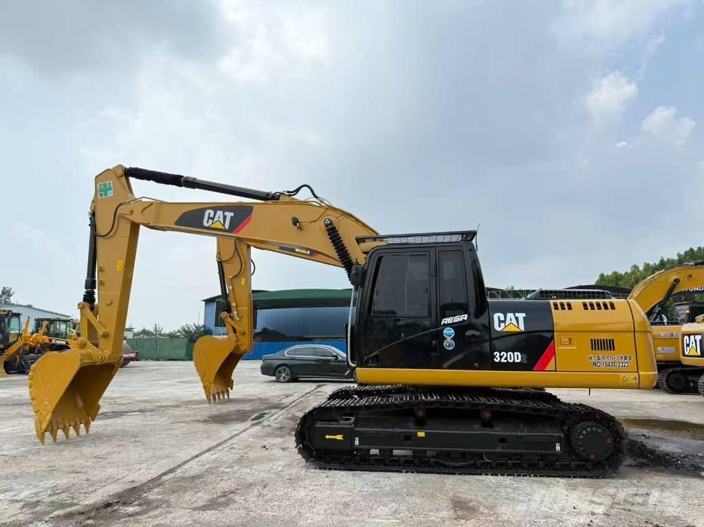 CAT 320D2 Гусеничні екскаватори