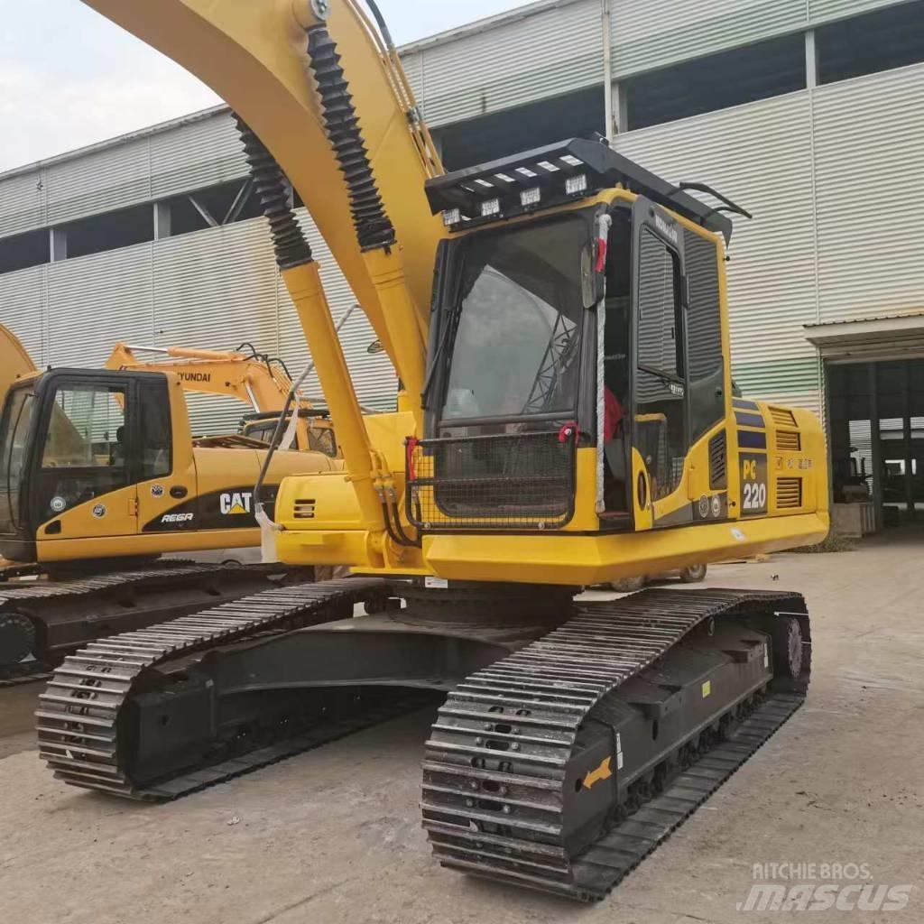 Komatsu PC 220-8 Гусеничні екскаватори