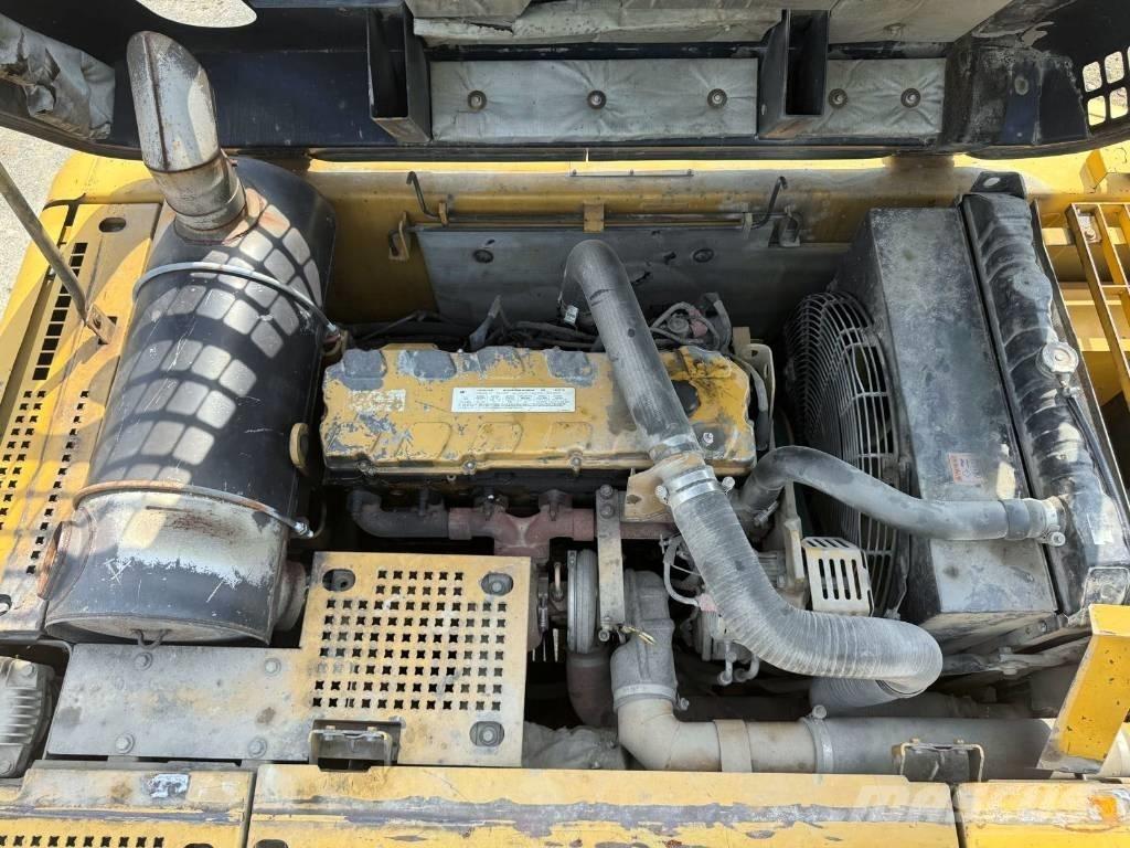 CAT 330 CL Гусеничні екскаватори