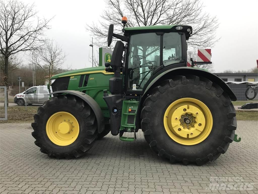 John Deere 6R 250 Трактори