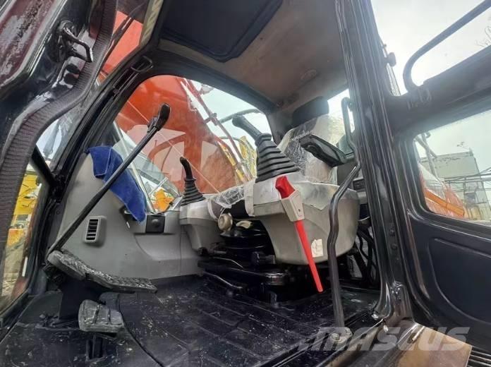 Doosan DX300LC-9C Гусеничні екскаватори