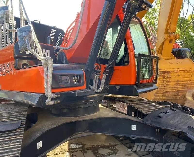 Doosan DX300LC-9C Гусеничні екскаватори