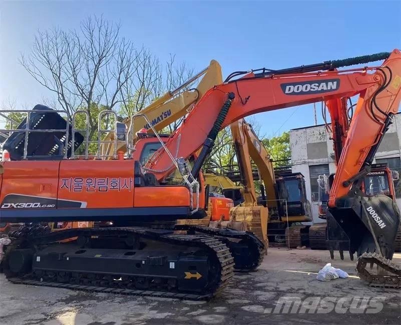 Doosan DX300LC-9C Гусеничні екскаватори