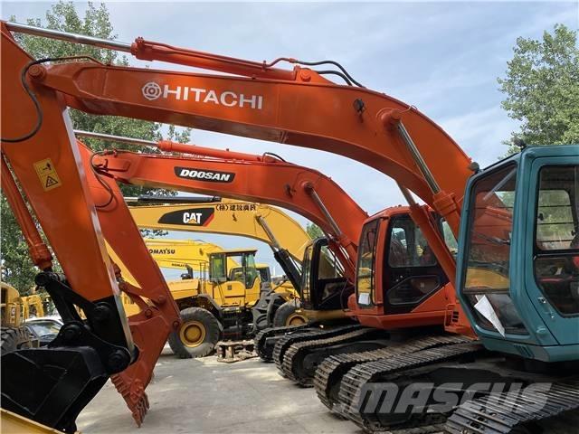 Hitachi EX200-3 Гусеничні екскаватори
