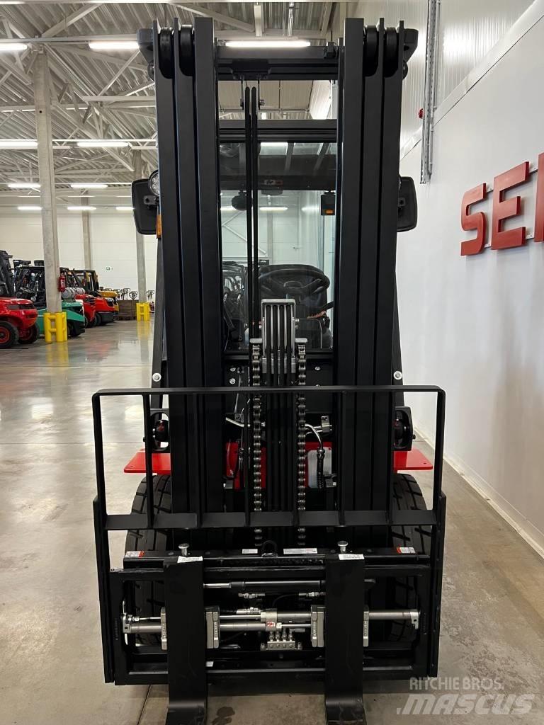 EP EQUIPMENT EFL252 Електронавантажувачі