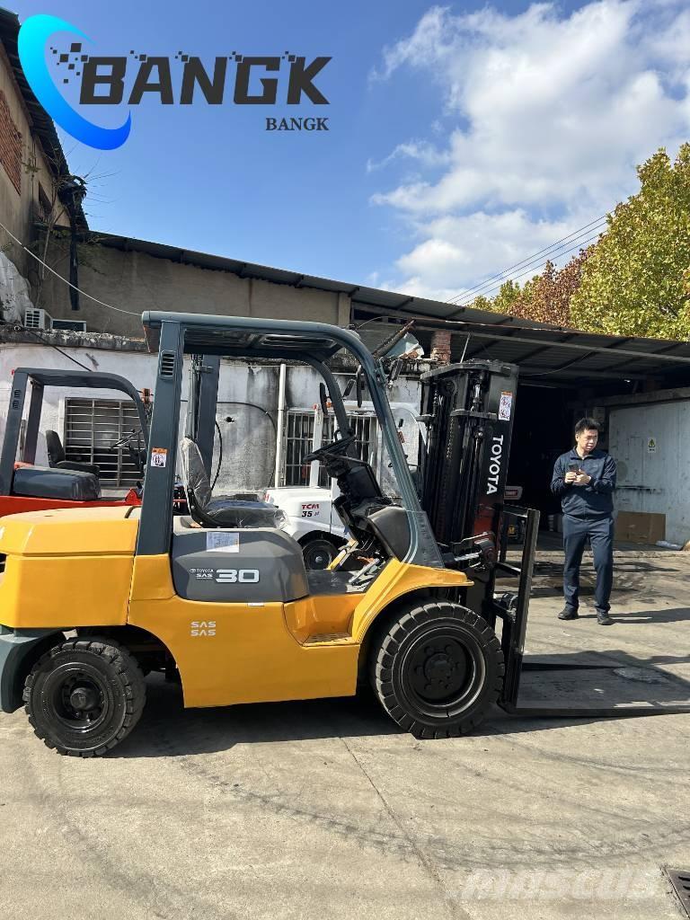 Toyota 7 FDN 30 Дизельні навантажувачі