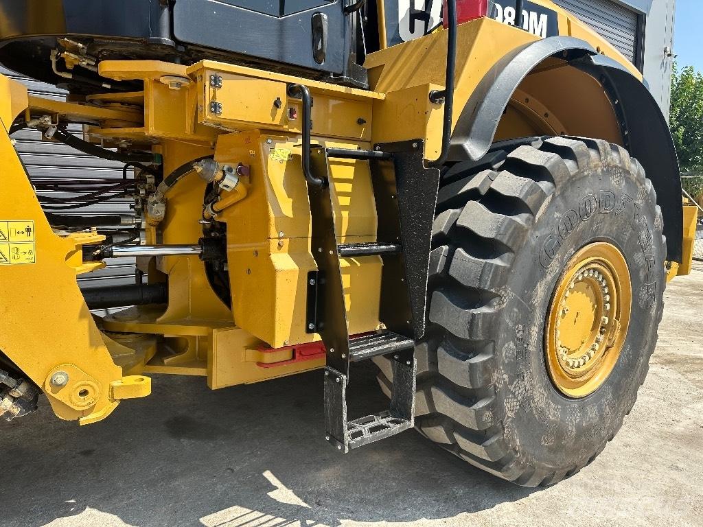 CAT 980M Фронтальні навантажувачі
