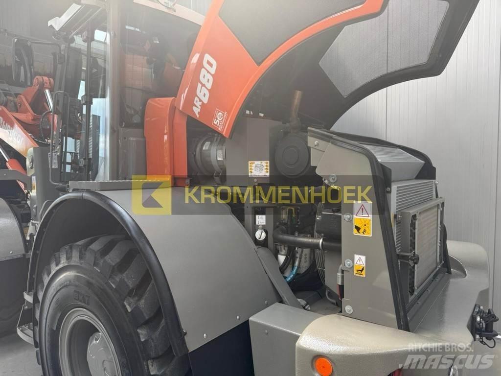 Weycor AR 680 Фронтальні навантажувачі