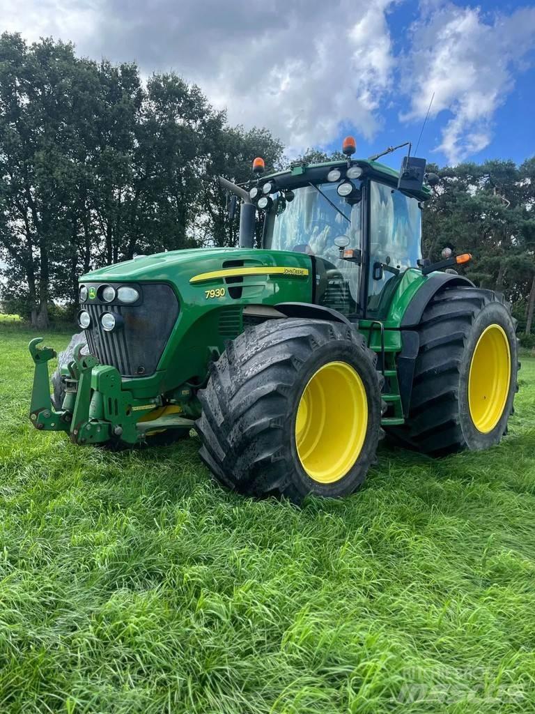 John Deere 7930 Трактори