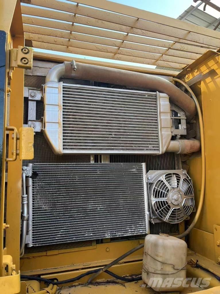 CAT 320 C L Гусеничні екскаватори