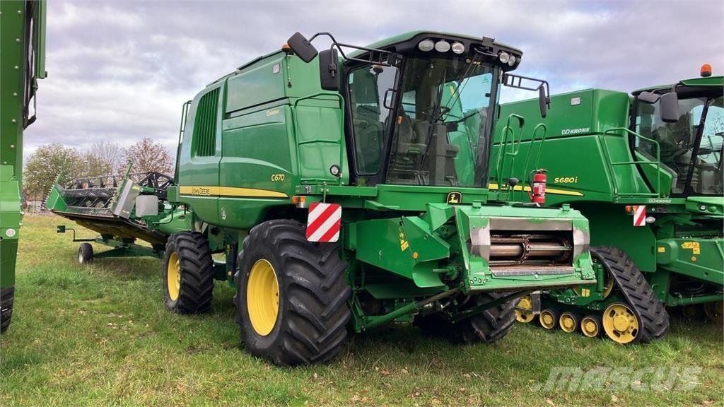 John Deere C 670 Зернозбиральні комбайни