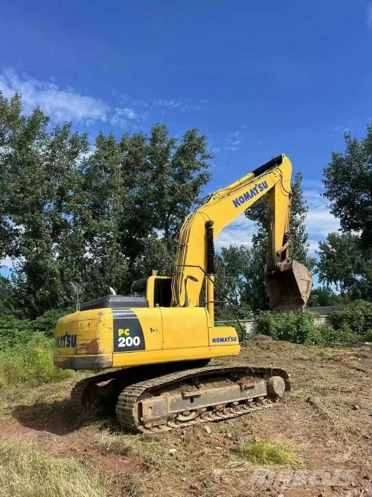 Komatsu PC 200 Гусеничні екскаватори