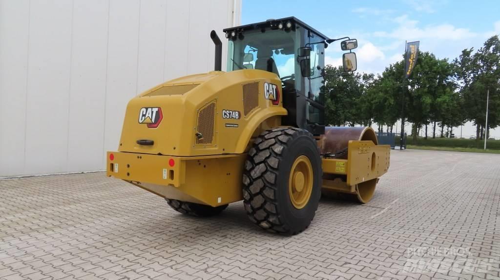 CAT CS 74 B Грунтові котки
