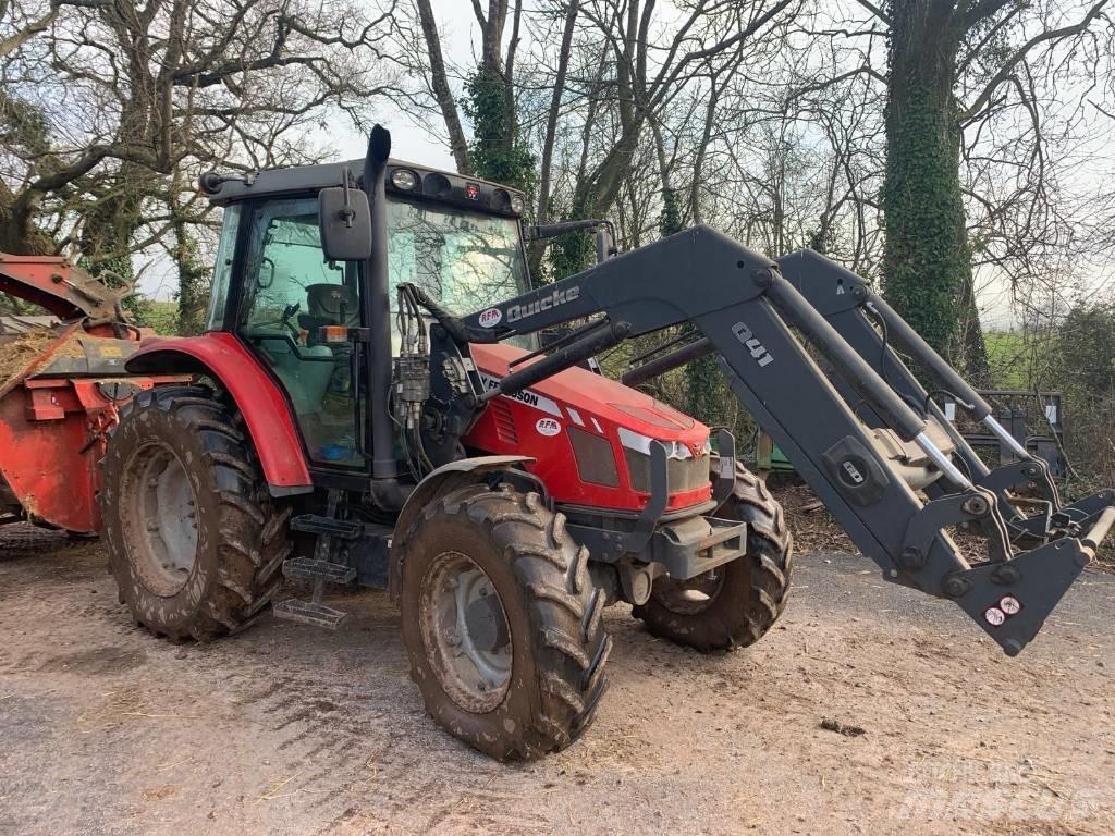 Massey Ferguson 5440 Трактори