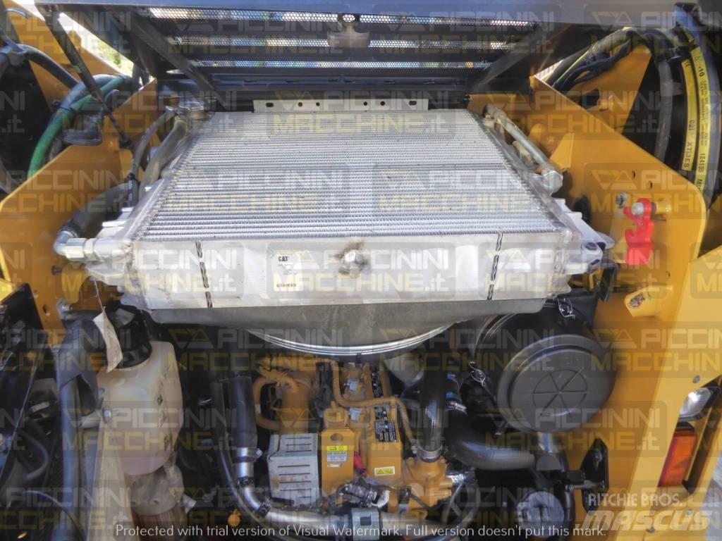 CAT 262D Міні-навантажувачі