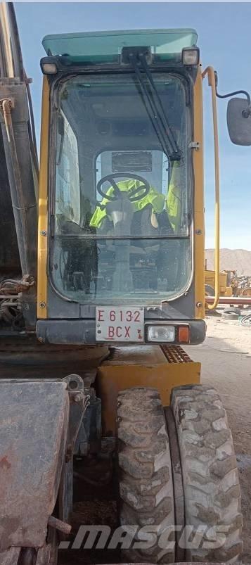 Volvo 180 Giratoria Колісні екскаватори