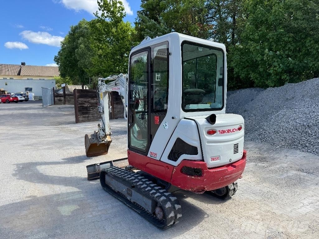 Takeuchi TB 225 Міні-екскаватори < 7т