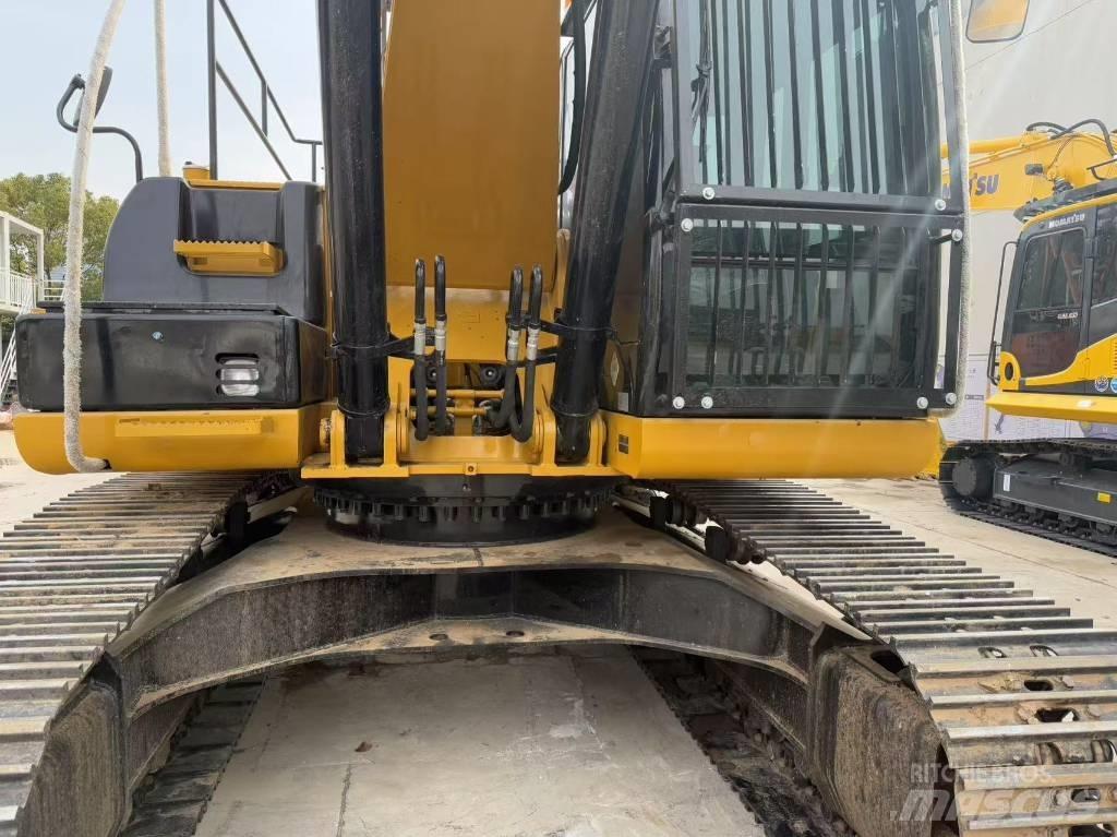 CAT 330D2L Гусеничні екскаватори