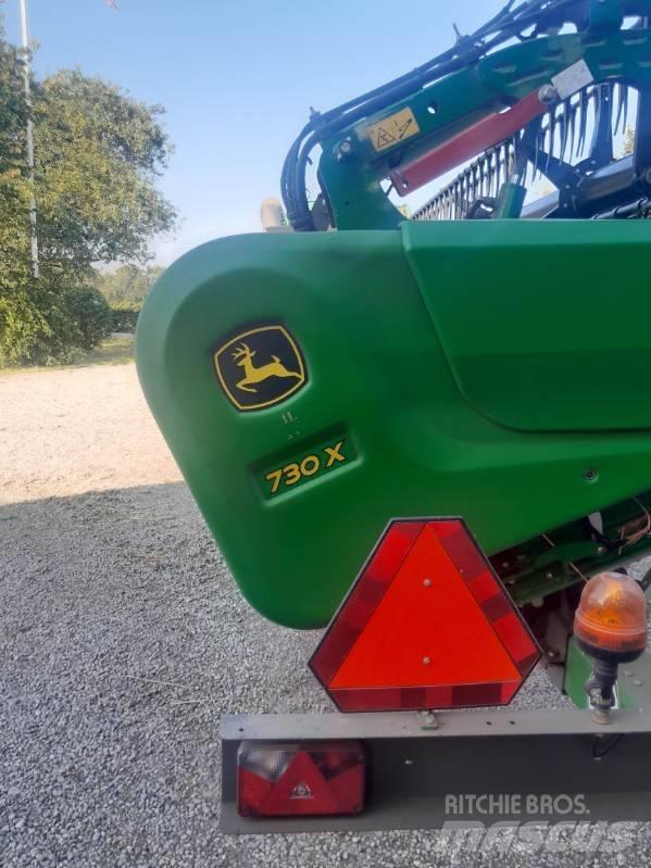 John Deere T 670 i Зернозбиральні комбайни