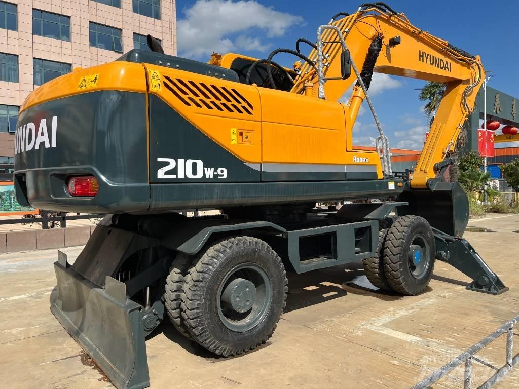 Hyundai R210W Колісні екскаватори