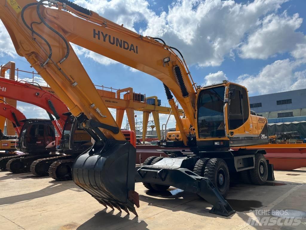 Hyundai R210W Колісні екскаватори