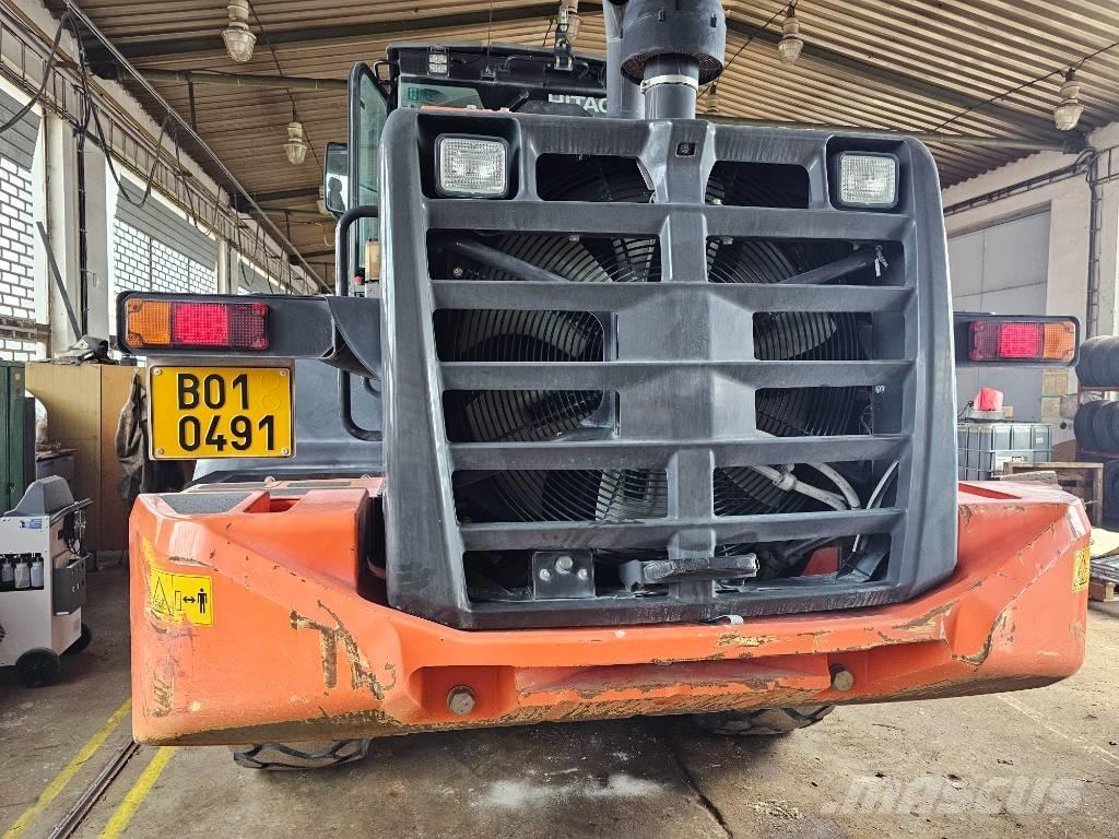 Hitachi ZW180-6 Фронтальні навантажувачі