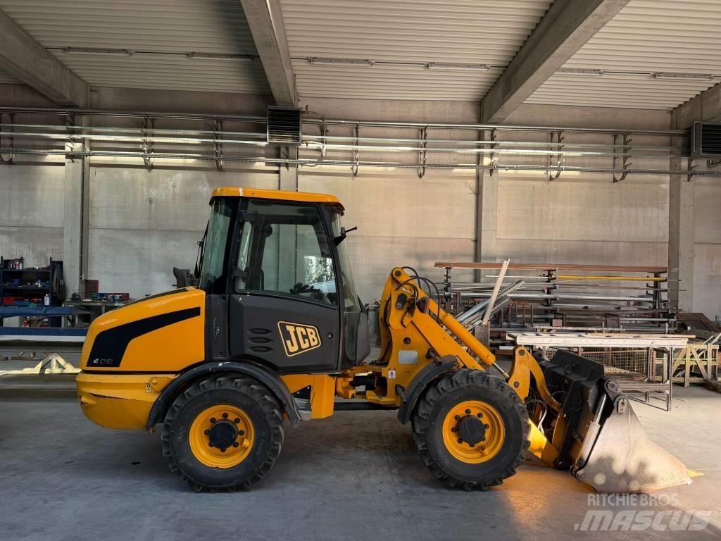 JCB 406 Фронтальні навантажувачі