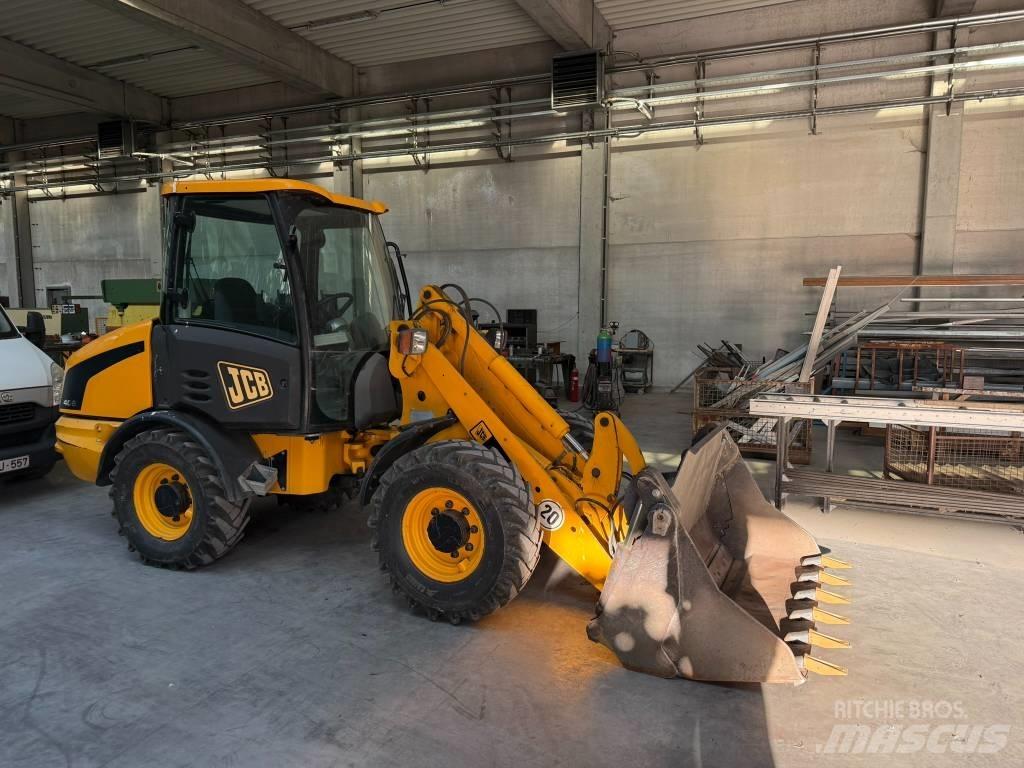 JCB 406 Фронтальні навантажувачі