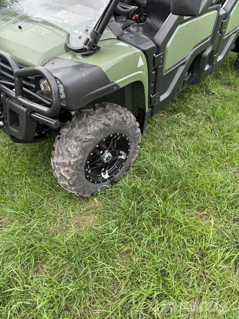 John Deere 855 Підсобні машини