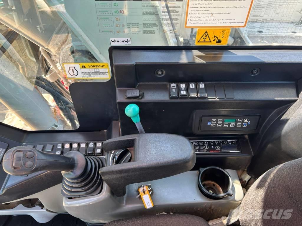 Takeuchi TB 2150 R Гусеничні екскаватори
