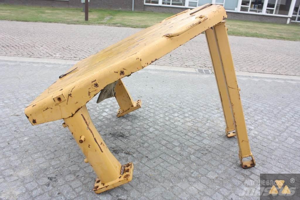 CAT D8N O-rops cab Кабіни